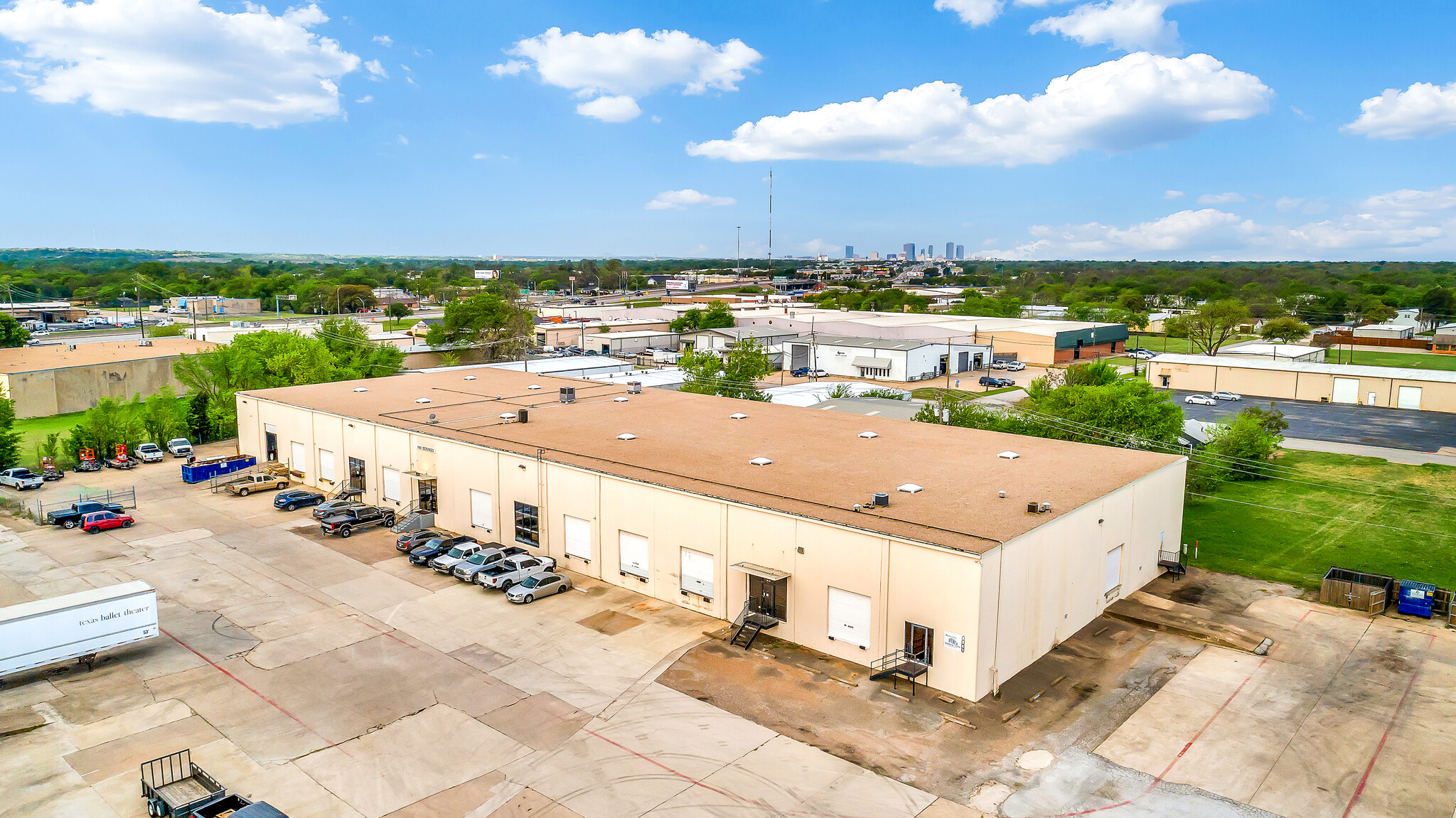 2355 Pecan Ct, Haltom City, TX en alquiler Foto del edificio- Imagen 1 de 35