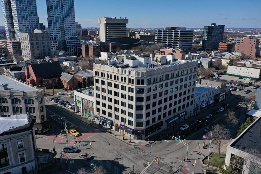 591 Summit Ave, Jersey City, NJ en alquiler - Foto del edificio - Imagen 3 de 24