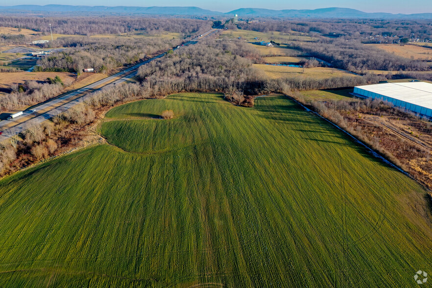 2040 Genesis Rd, Crossville, TN en venta - Foto del edificio - Imagen 1 de 9