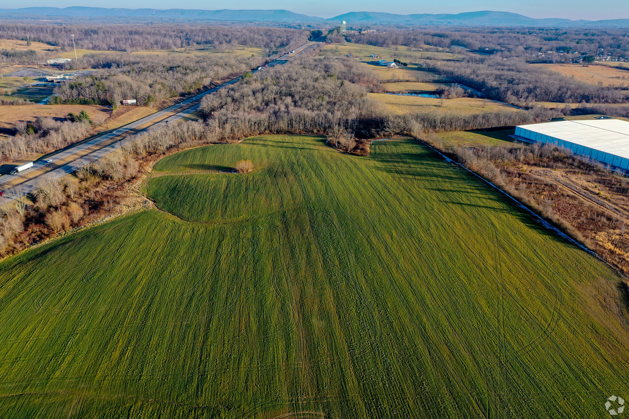 2040 Genesis Rd, Crossville, TN en venta Foto del edificio- Imagen 1 de 10