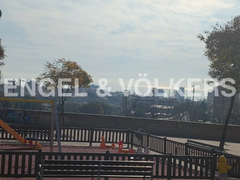 Edificio residencial en Badalona, Barcelona en venta - Foto del edificio - Imagen 3 de 4