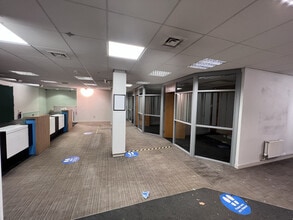 83-85 Main St, Thornliebank en alquiler Foto del interior- Imagen 2 de 2