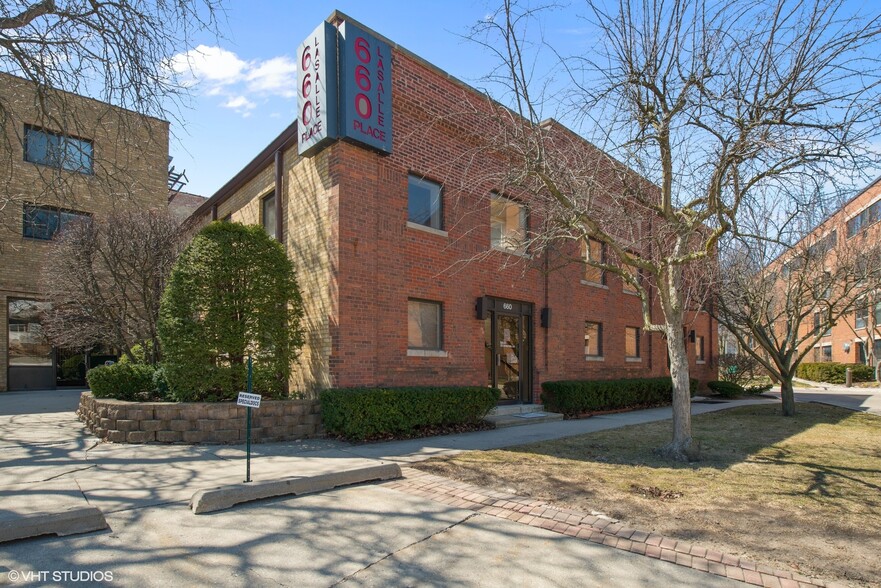 660 LaSalle Pl, Highland Park, IL en venta - Foto del edificio - Imagen 1 de 35