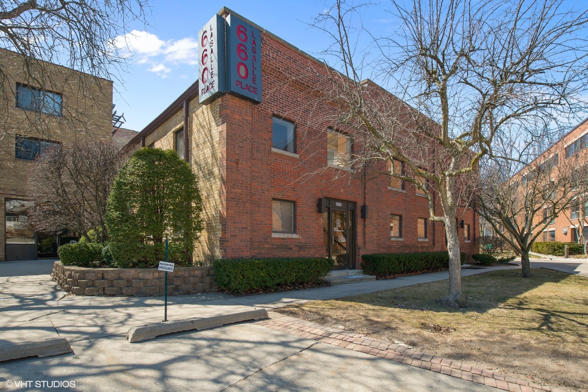 660 LaSalle Pl, Highland Park, IL en venta Foto del edificio- Imagen 1 de 36