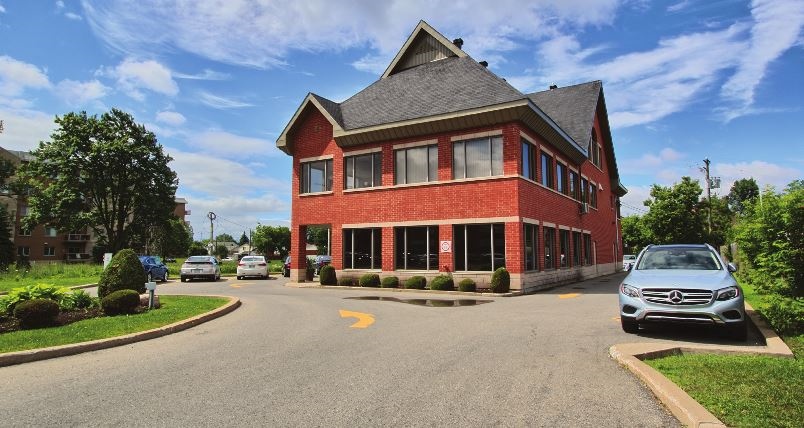 4080 Boul Des Sources, Dollard-des-Ormeaux, QC en venta - Foto principal - Imagen 1 de 3