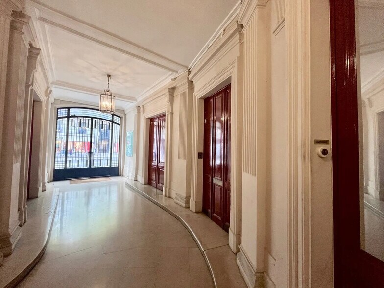 Oficina en Paris en alquiler - Vestíbulo - Imagen 2 de 11