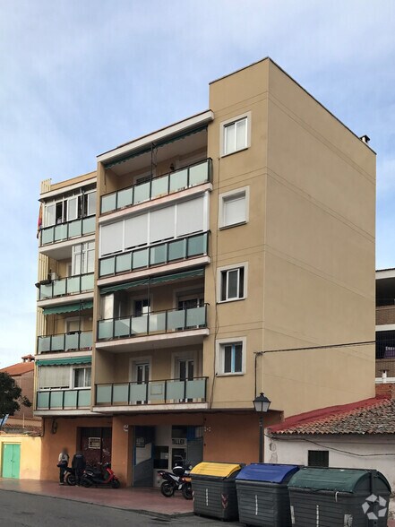 Local en Alcalá de Henares, Madrid en alquiler - Foto del edificio - Imagen 1 de 2