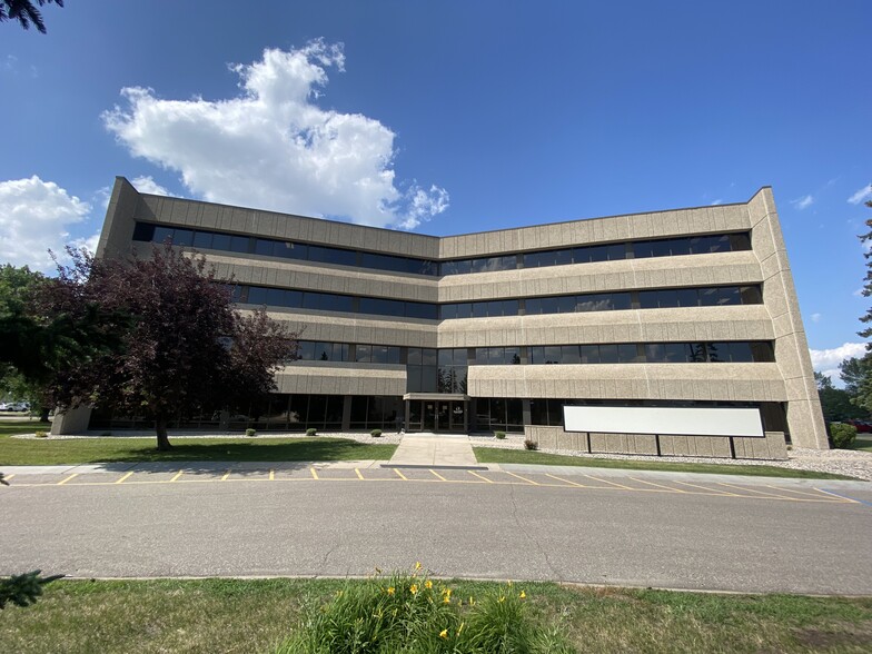 1202 Westrac Dr, Fargo, ND en alquiler - Foto del edificio - Imagen 1 de 17