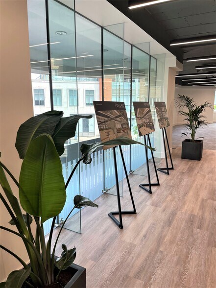 25 High St, Crawley en alquiler - Foto del edificio - Imagen 3 de 11