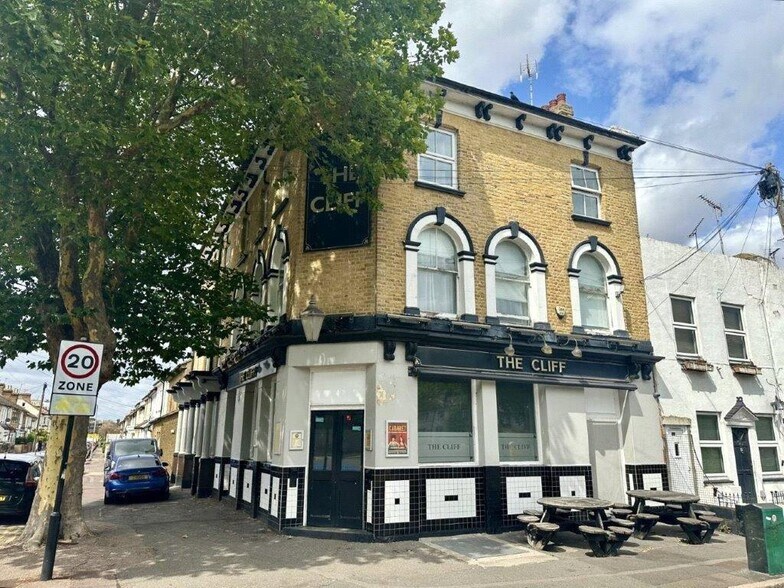 48 Hamlet Rd, Southend-On-Sea en alquiler - Foto del edificio - Imagen 1 de 7