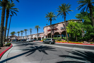 1900-1990 Village Center Cir, Las Vegas, NV en alquiler Foto del edificio- Imagen 2 de 11