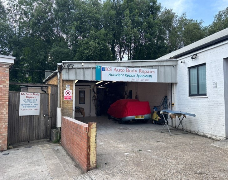 22-24B Holmethorpe Ave, Redhill en venta - Foto del edificio - Imagen 1 de 2