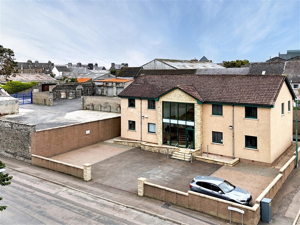 Miller House (Corporate Office) and Yards, Wick en venta Foto del edificio- Imagen 1 de 21