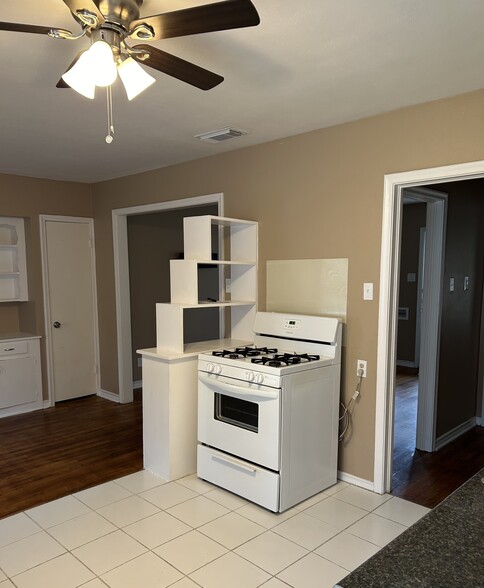 2316 Meadow Ln, Mesquite, TX en venta - Foto del edificio - Imagen 2 de 9