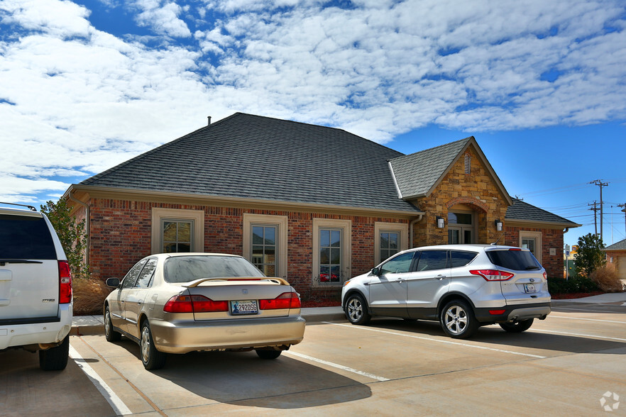 920 NW 139th Street Pky, Oklahoma City, OK en alquiler - Foto del edificio - Imagen 3 de 13