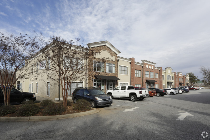 955 W Wade Hampton Blvd, Greer, SC en venta - Foto del edificio - Imagen 2 de 51