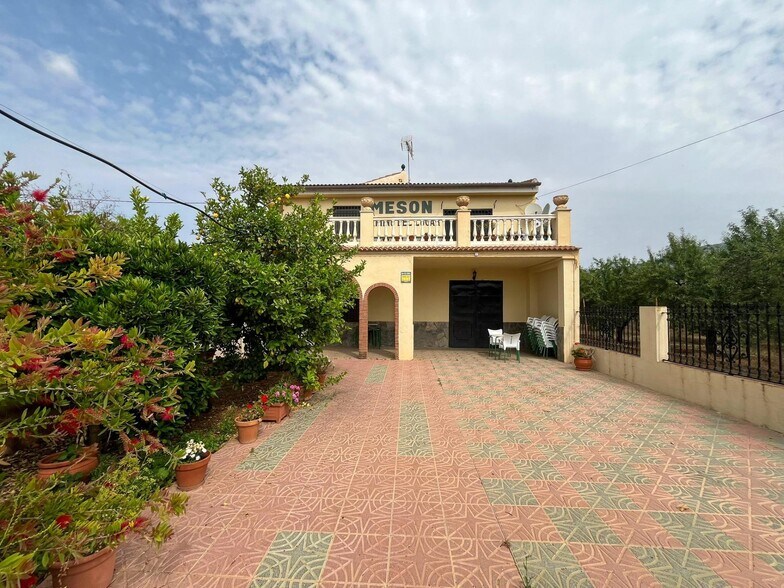 Local en Granada en venta - Foto del edificio - Imagen 1 de 21