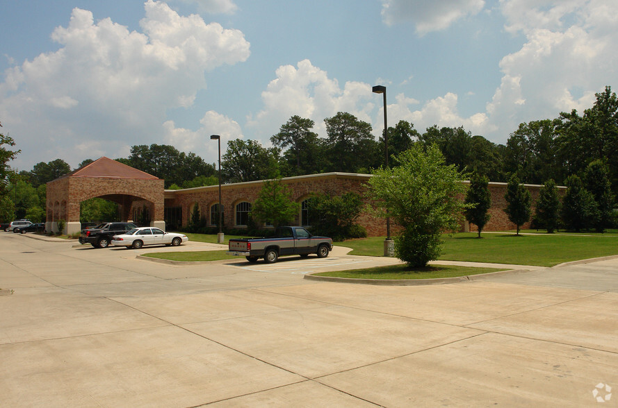 571 Beasley Rd, Jackson, MS en alquiler - Foto principal - Imagen 1 de 2