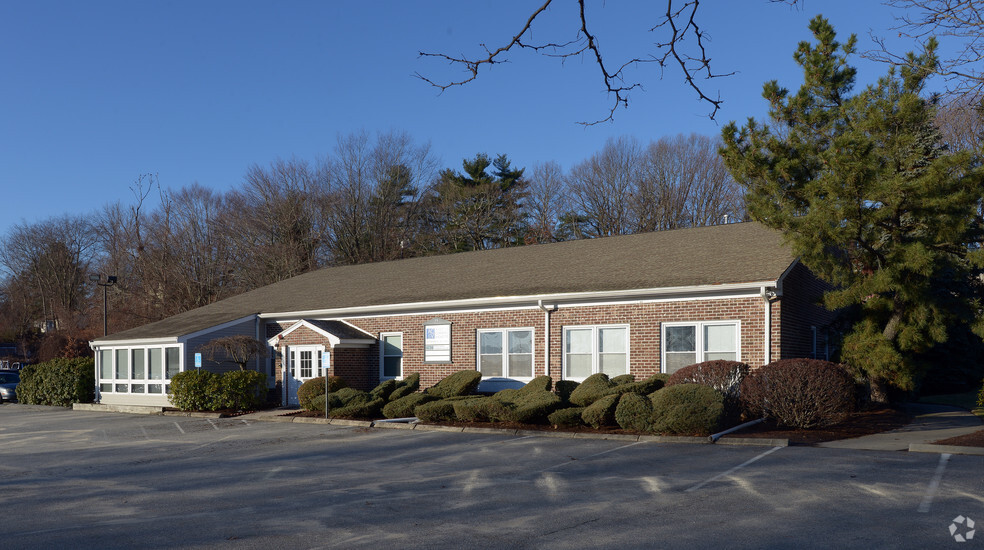 35 Highland Ave, East Providence, RI en venta - Foto del edificio - Imagen 2 de 4