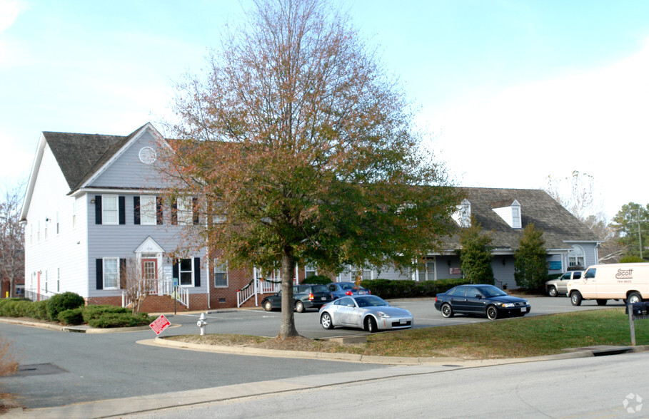 13700-13702 Village Mill Dr, Midlothian, VA en alquiler - Foto del edificio - Imagen 3 de 5