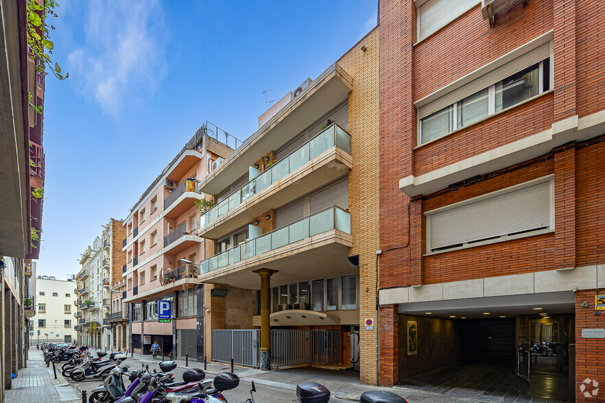 Carrer De Julián Romea, Barcelona, Barcelona en alquiler - Foto del edificio - Imagen 2 de 3