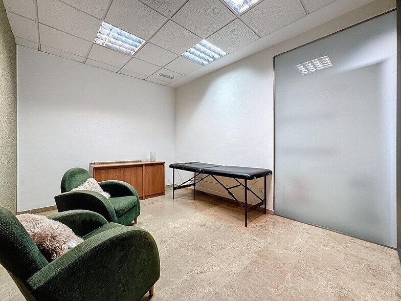 Carrer del Profesor Idilio Gimeno, 6, Torrent, Valencia en venta - Foto del edificio - Imagen 3 de 30