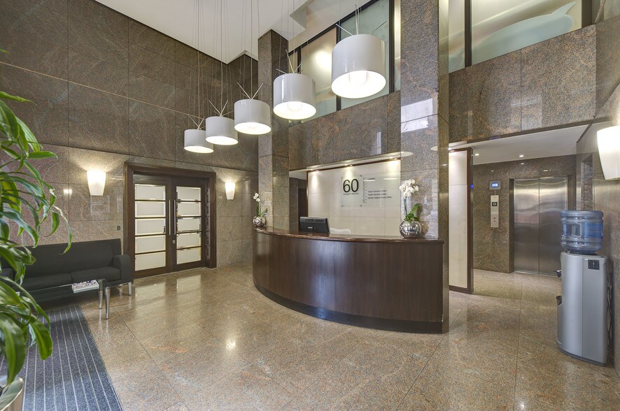 60 Buckingham Palace Rd, London en alquiler - Vestíbulo - Imagen 3 de 7
