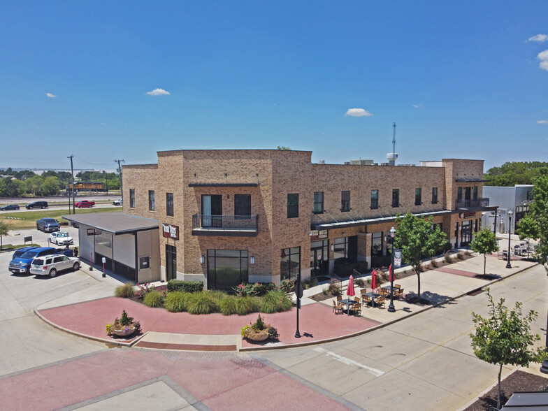 311 S Oak St, Roanoke, TX en venta - Foto del edificio - Imagen 1 de 5