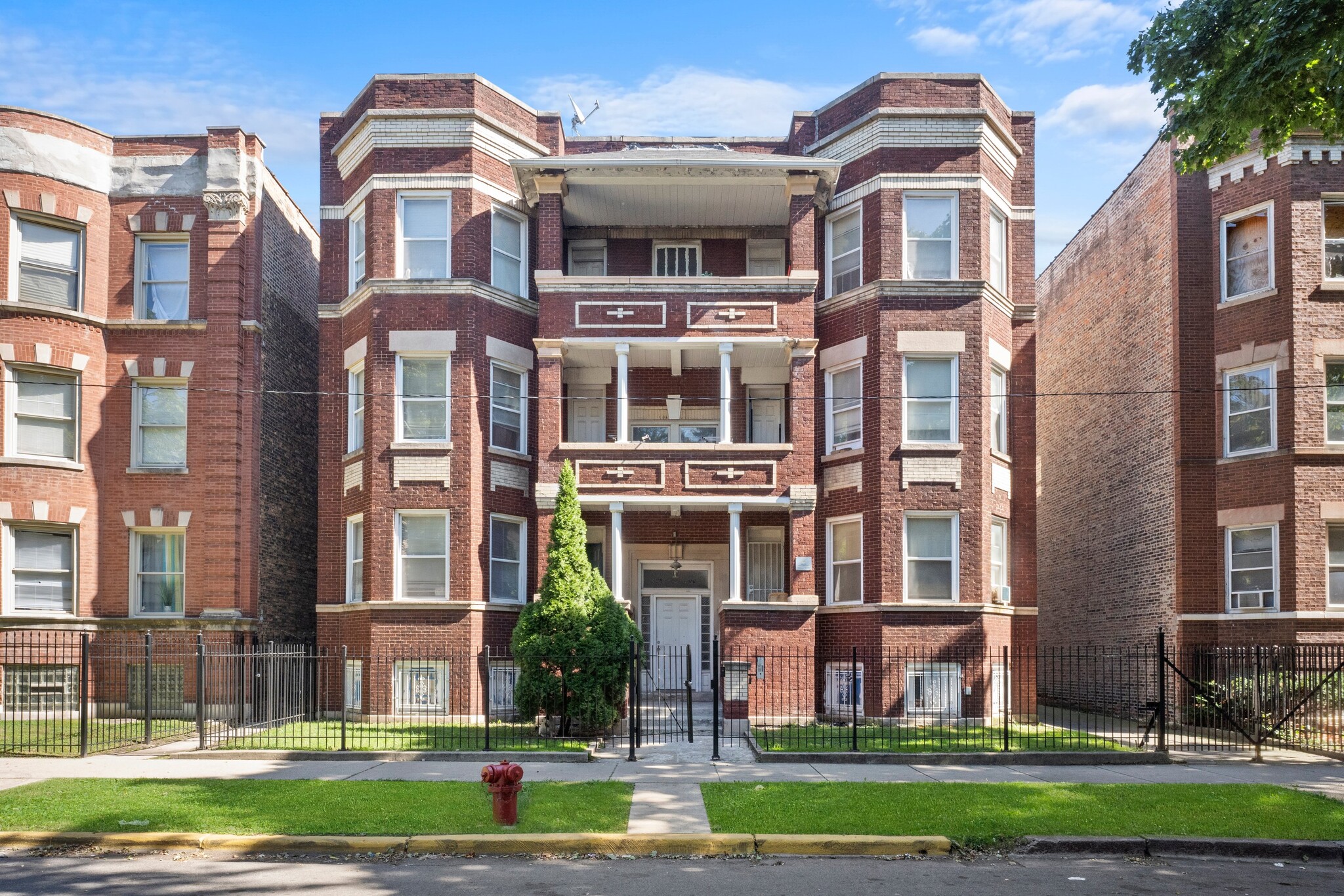 6129 S Eberhart Ave, Chicago, IL en venta Foto principal- Imagen 1 de 8