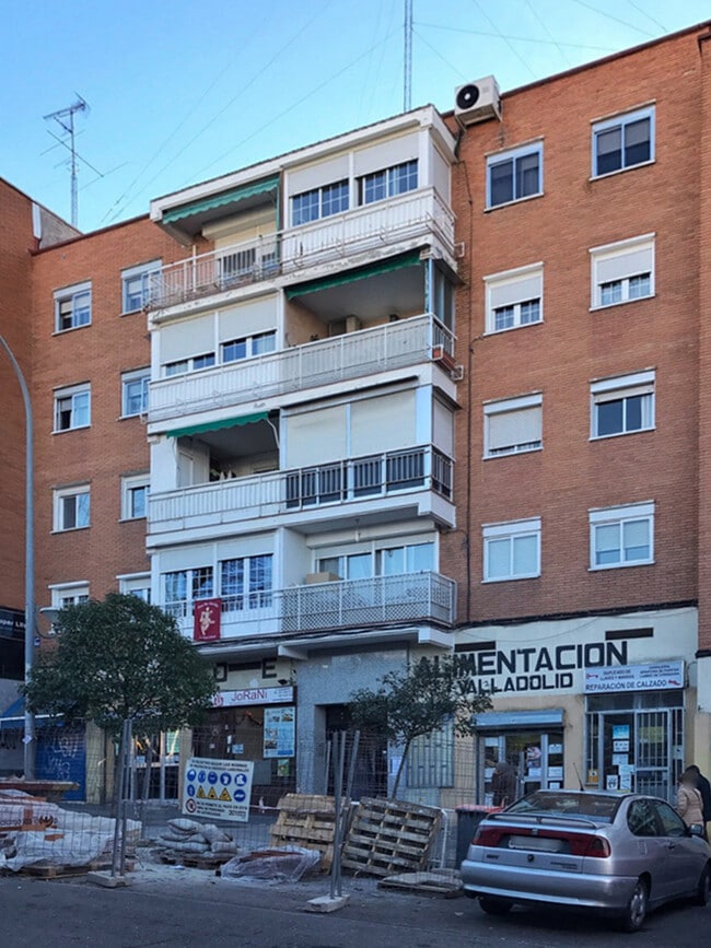 Más detalles de Calle Valladolid, Alcorcón - Edificio residencial​ en venta