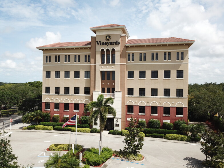 75 Vineyards Blvd, Naples, FL en alquiler - Foto del edificio - Imagen 3 de 9