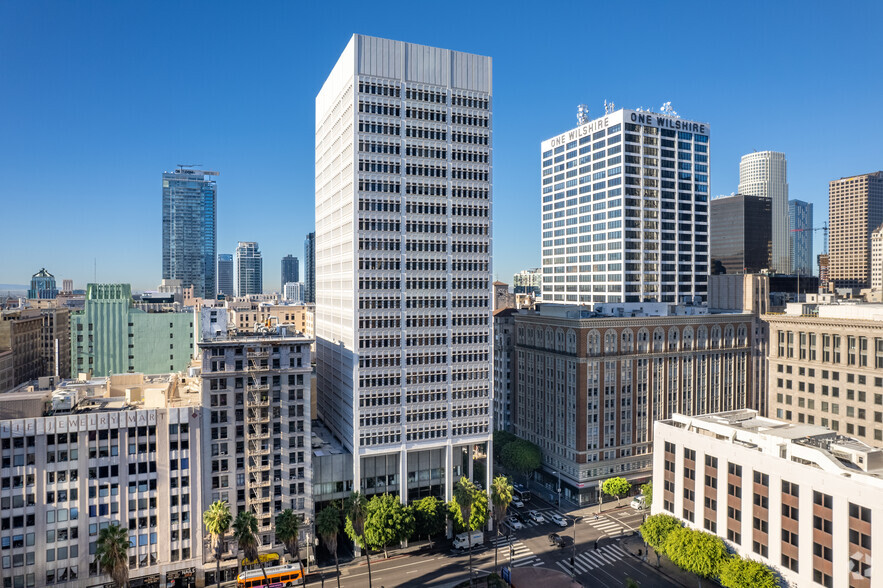 606 S Olive St, Los Angeles, CA en alquiler - Foto del edificio - Imagen 1 de 4