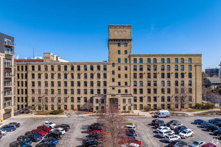 700 W Virginia St, Milwaukee, WI en alquiler - Foto del edificio - Imagen 2 de 5