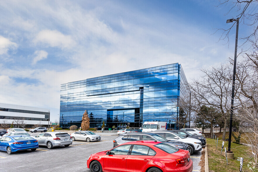 75 Corporate Park Dr, St Catharines, ON en alquiler - Foto del edificio - Imagen 2 de 4