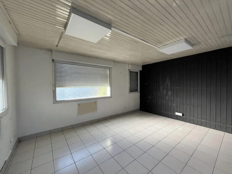 1033 Avenue Victor Hugo, Rillieux-la-Pape en alquiler - Foto del edificio - Imagen 3 de 8