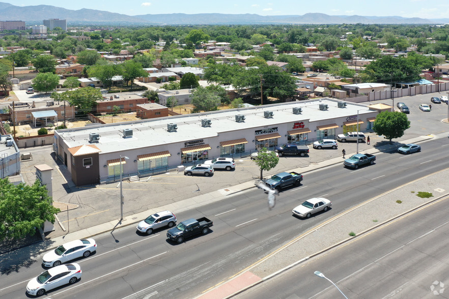 2130 NE San Mateo, Albuquerque, NM en alquiler - Foto del edificio - Imagen 3 de 6