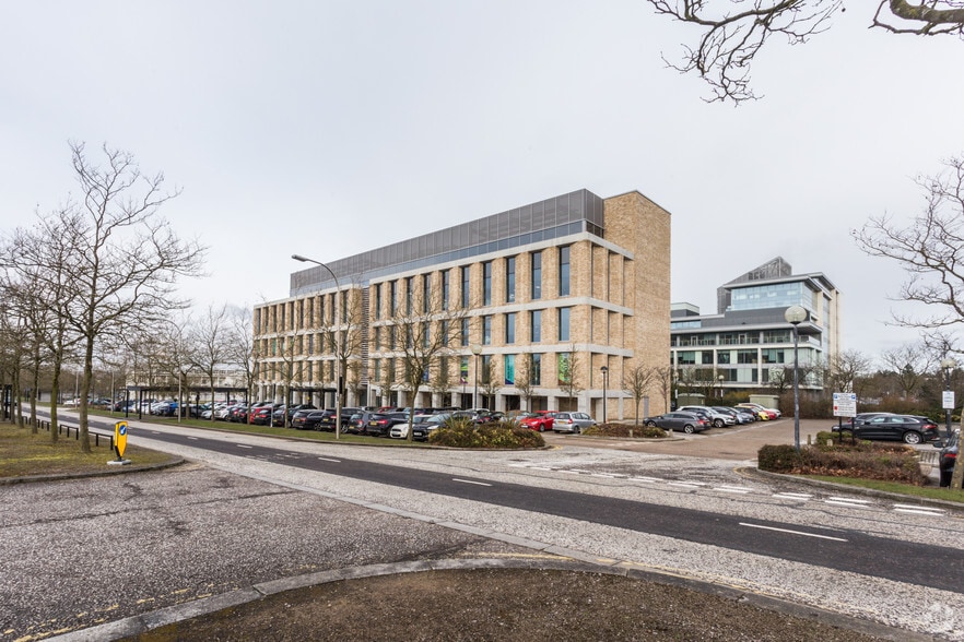 Avebury Blvd, Milton Keynes en alquiler - Foto del edificio - Imagen 3 de 17