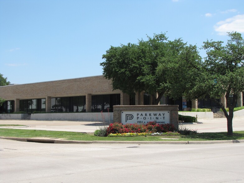 701 E Plano Pkwy, Plano, TX en alquiler - Foto del edificio - Imagen 1 de 9