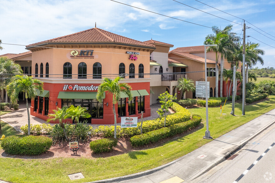 9681 Gladiolus Dr, Fort Myers, FL en alquiler - Foto del edificio - Imagen 1 de 15