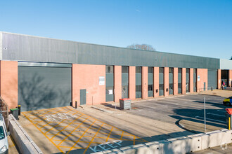 3-4 Fairfield Trade Park, Kingston Upon Thames en alquiler Foto del edificio- Imagen 2 de 9