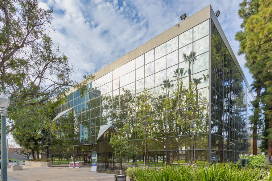 100 S Anaheim Blvd, Anaheim, CA en alquiler - Foto del edificio - Imagen 3 de 6