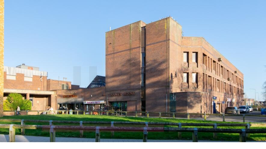 Thames Shopping Centre & Thames House cartera de 2 inmuebles en venta en LoopNet.es - Foto del edificio - Imagen 3 de 19