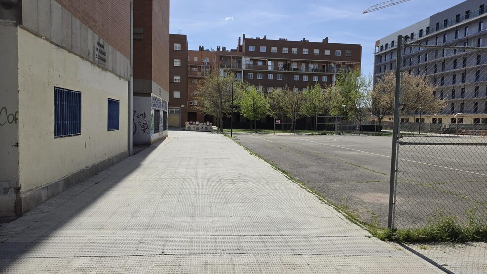 Plaza Ortilla, 8, Zaragoza, Zaragoza en venta - Foto del edificio - Imagen 3 de 9