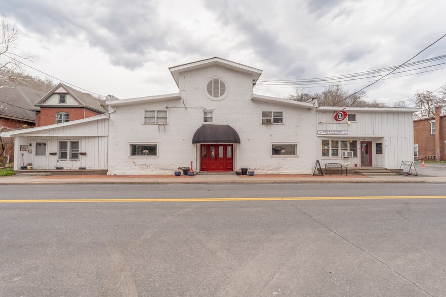 388 Main St, Rosendale, NY en venta - Foto del edificio - Imagen 1 de 54