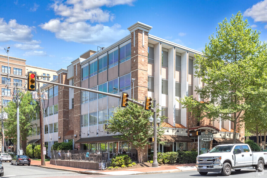 450 W Broad St, Falls Church, VA en alquiler - Foto del edificio - Imagen 1 de 5