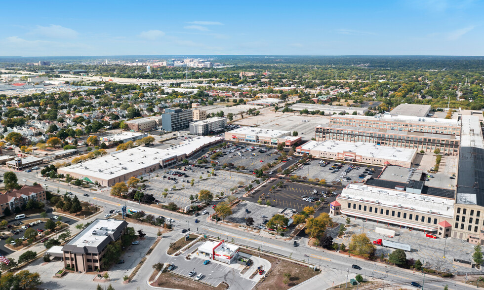 West Allis Towne Centre cartera de 5 inmuebles en venta en LoopNet.es - Foto del edificio - Imagen 1 de 17