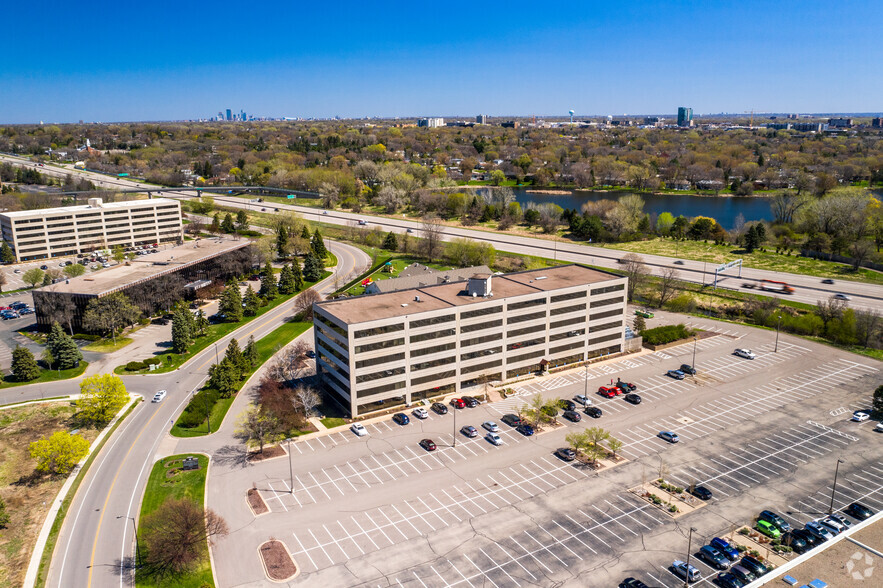 7401 Metro Blvd, Edina, MN en alquiler - Foto del edificio - Imagen 2 de 14