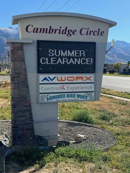 1090 Cambridge Cir, Layton, UT en alquiler - Foto del edificio - Imagen 3 de 39