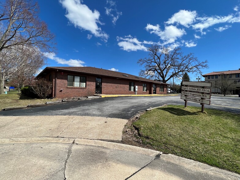 608 35th Ave, Moline, IL en alquiler - Foto del edificio - Imagen 1 de 3