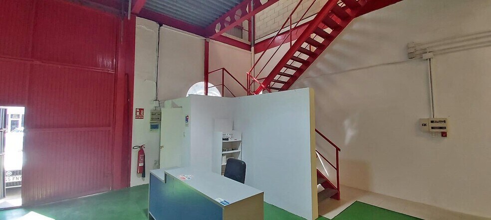 Nave en Mairena del Aljarafe, Sevilla en alquiler - Foto del edificio - Imagen 2 de 31
